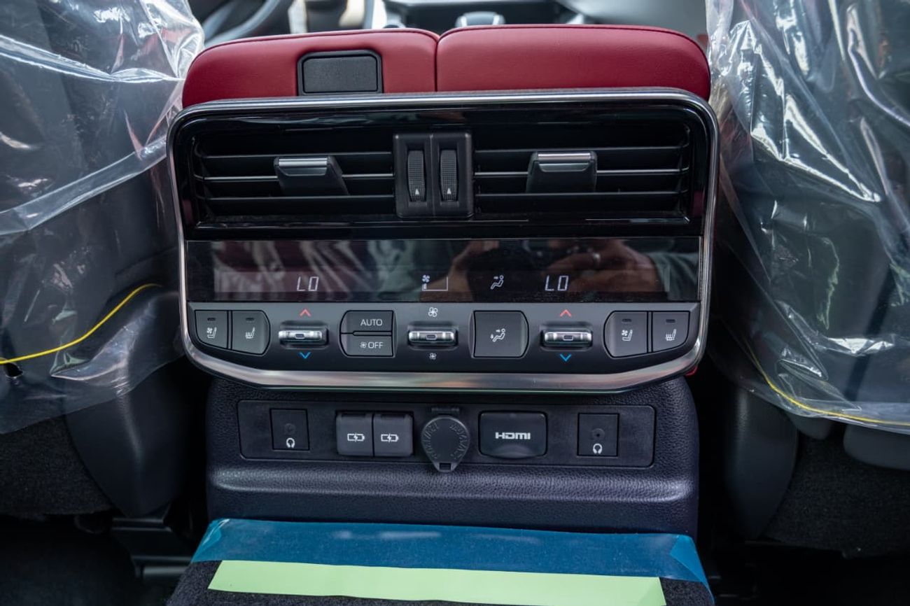 Toyota Land Cruiser GR SPORT 3.5L TT HEV 2025