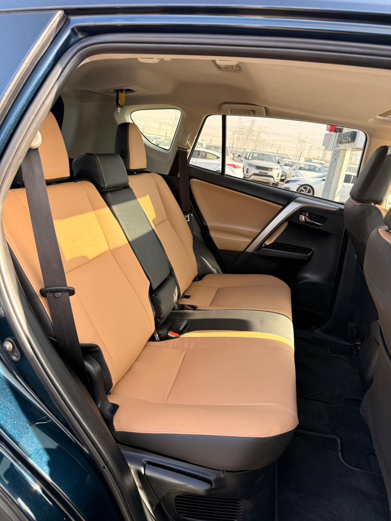 تويوتا راف ٤ XLE 2.5L