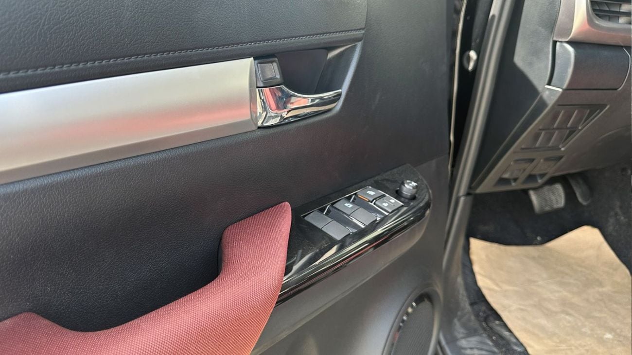 تويوتا هيلوكس (LHD) TOYOTA HILUX DC 2.7P MT 4X4 P.WINDOW MY2024 – GREY