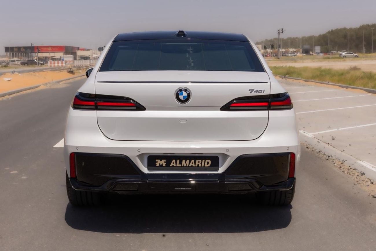 بي أم دبليو 740i BMW 740i M Sport Individual – 2026 | GCC | 2 YEARS WARRANTY | Only 2,213 KM | AED 449,000