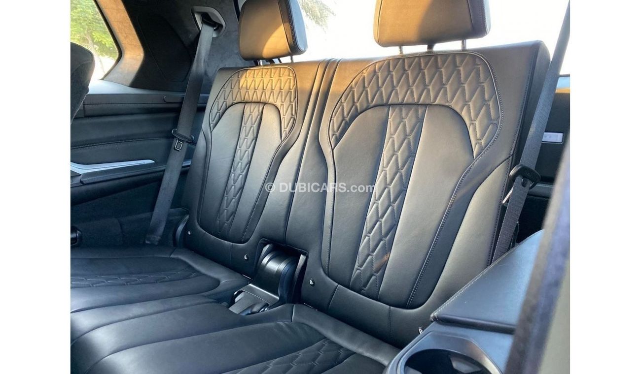 BMW X7 40i Pure Excellence GCC SPEC NEAT AND S`CLEAN