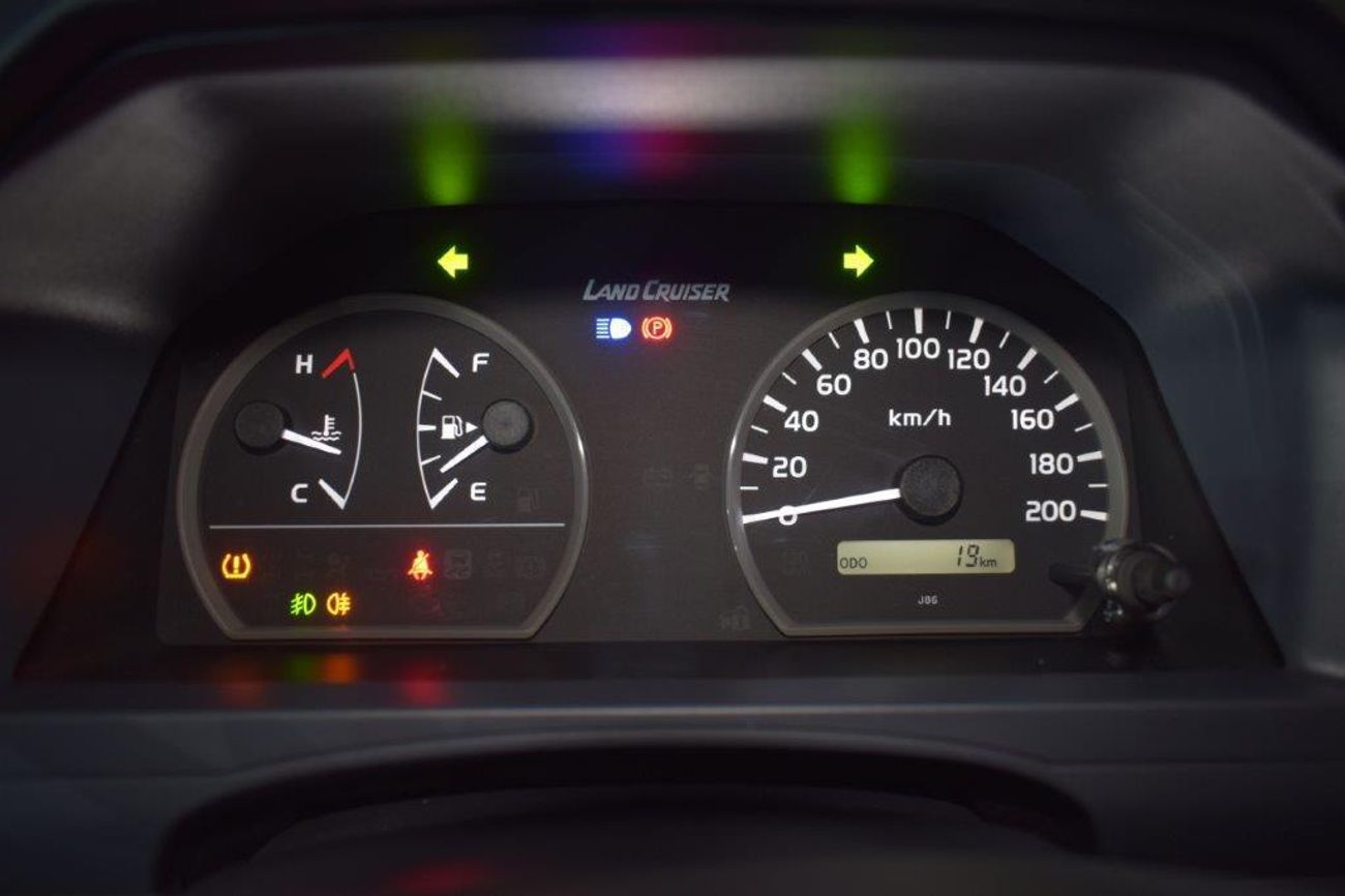 Toyota Land Cruiser 70 Xtreme V6 4.0L- Full Option