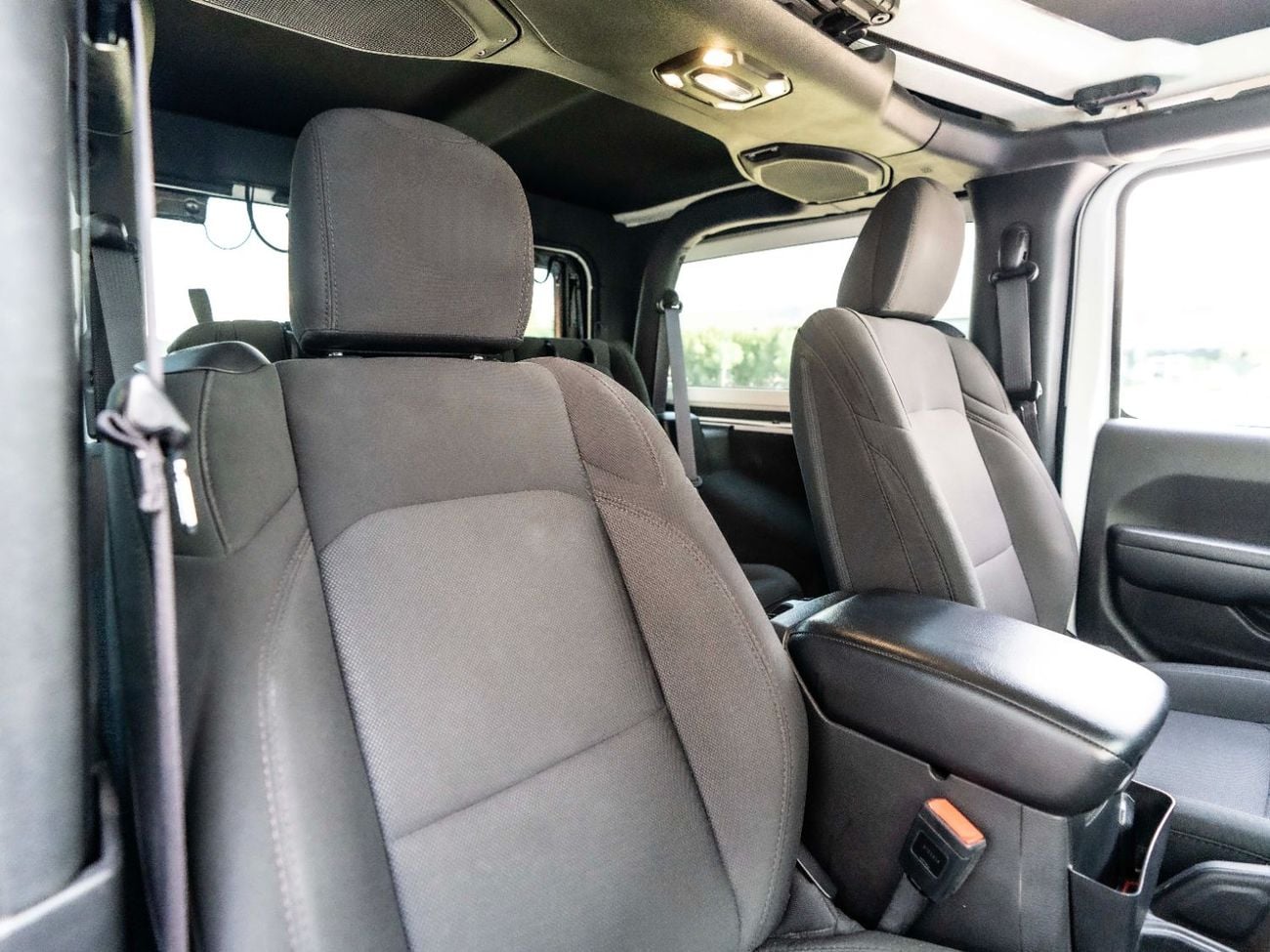 Jeep Wrangler Sport S 3.6L A/T