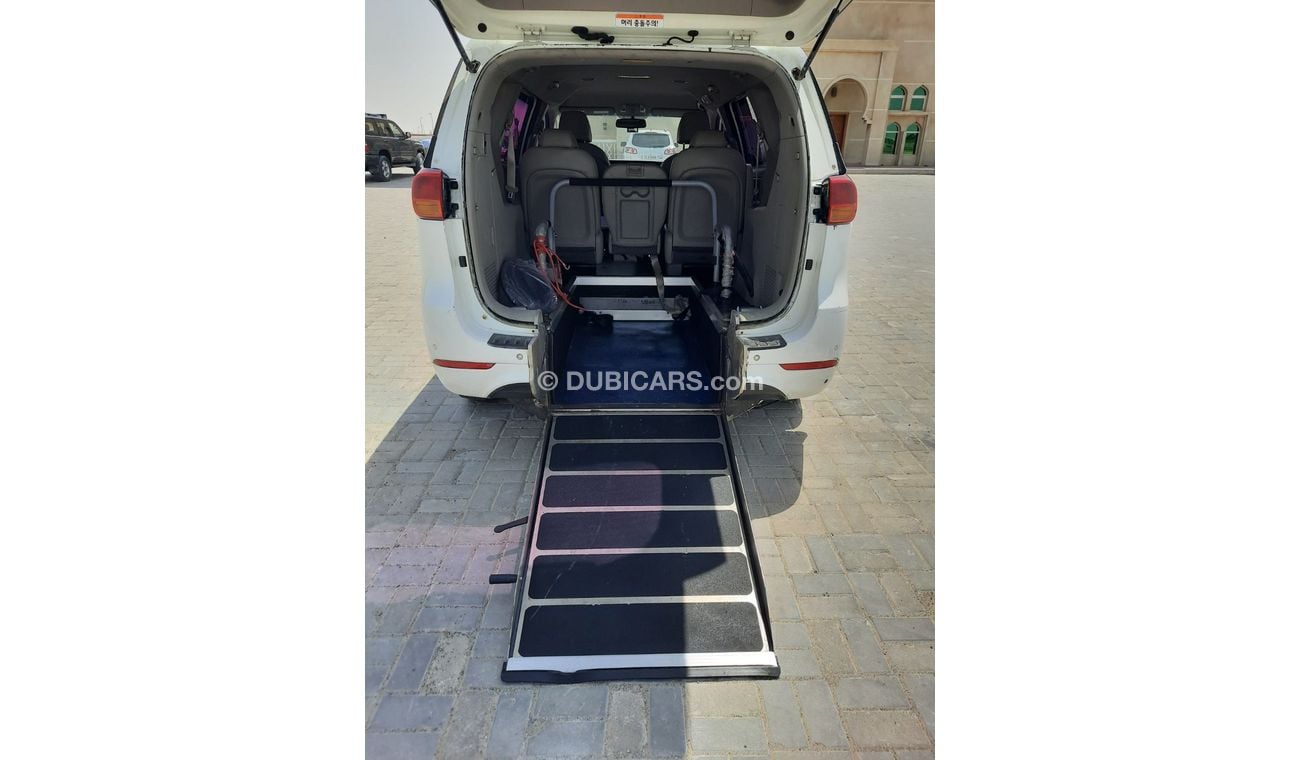 Kia Carnival Kia carnival 2015  dedicated to people of determination