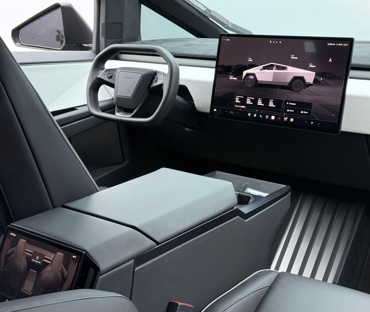 Tesla Cybertruck 2024 Tesla Cybertruck Invincible, Very Low Km, Fully Loaded, Excellent Condition, American Specs