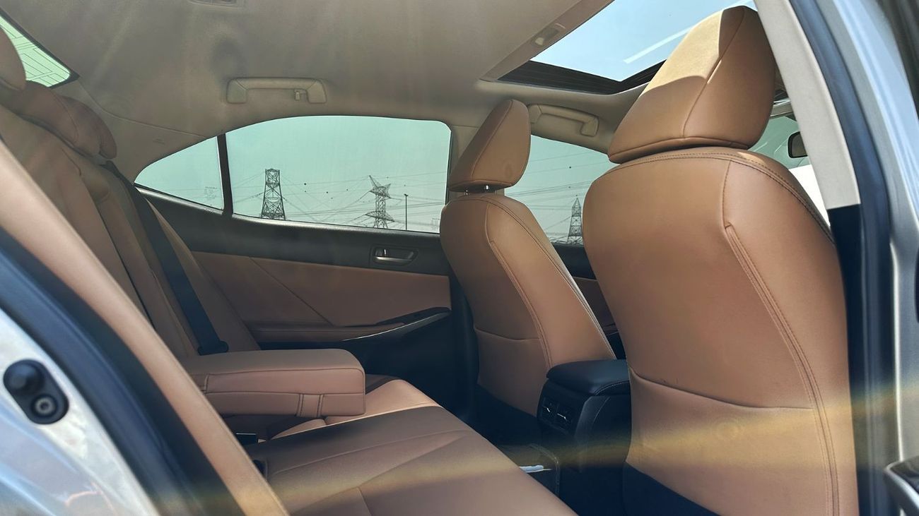 Lexus IS300 Premier 2019 Full Service History GCC