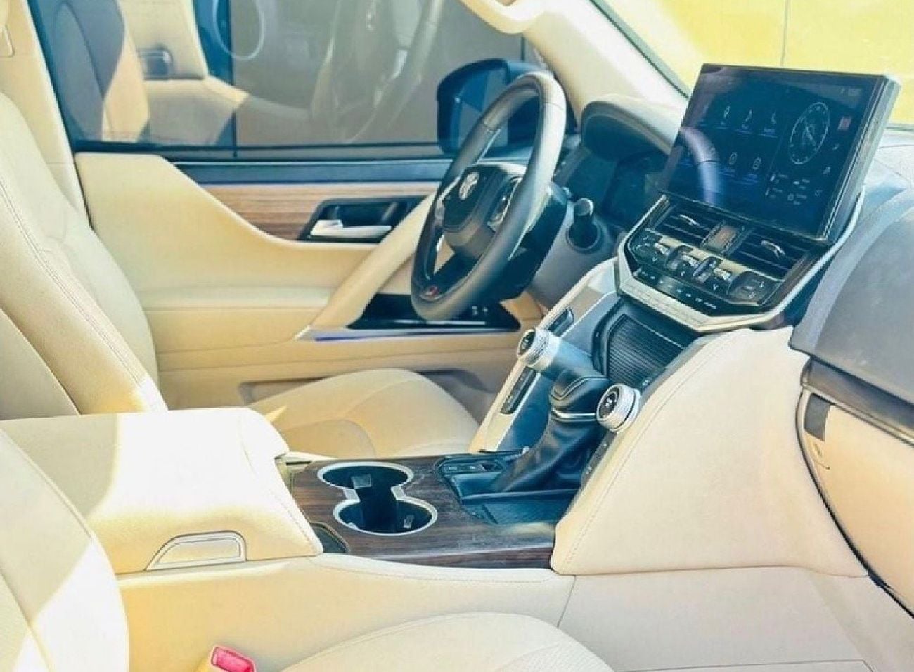 تويوتا لاند كروزر 2017 Model Facelift To Lc300 2025 Shape Exterior and Interior Both Very Clean And Perfect Condition