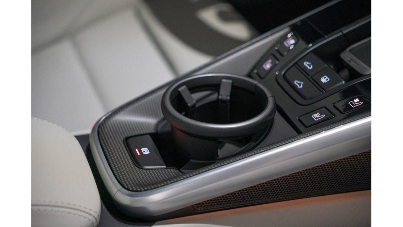 بورش 911 2024 Porsche 911 Turbo S / Sports Chrono Plus / Full-Service History/ Porsche 5 Year Warranty