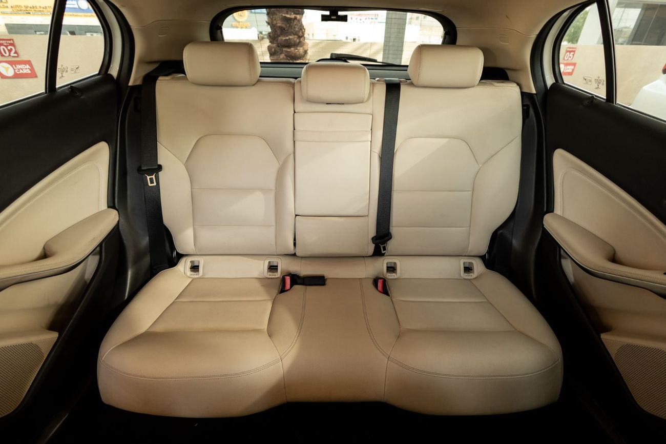 Mercedes-Benz GLA 220 Std 1.6L