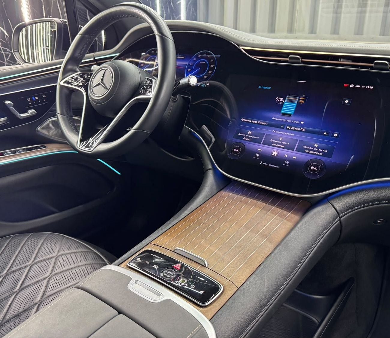 Mercedes Benz EQS 580 EQS 580 4MATIC Korean | Luxury 7 seater  SUV | Fully Electric | Well Maintained
