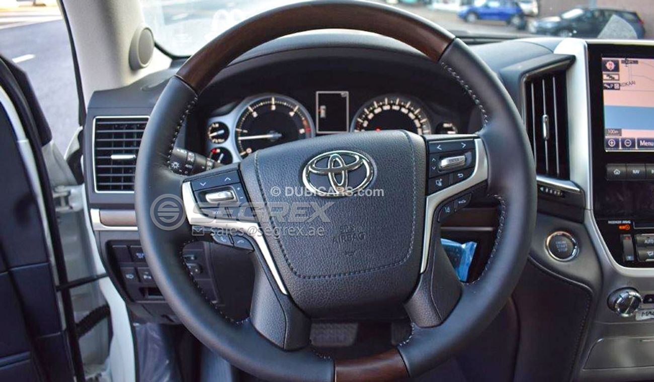تويوتا لاند كروزر 2020 MODEL  EXECUTIVE LOUNGE TOP OF THE RANGE. 4.5L TURBO DIESEL.