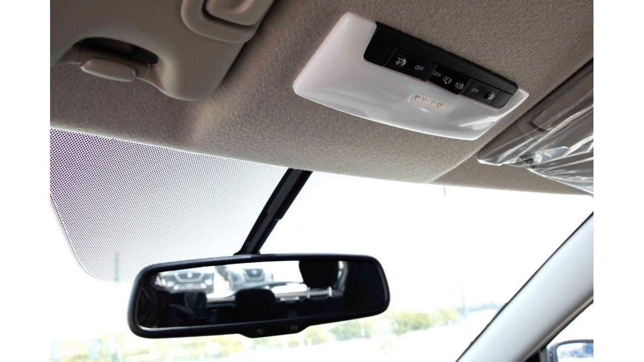 Nissan Kicks 2024 Nissan Kicks 1.6 SV - Nardo Grey inside Black | Export Only