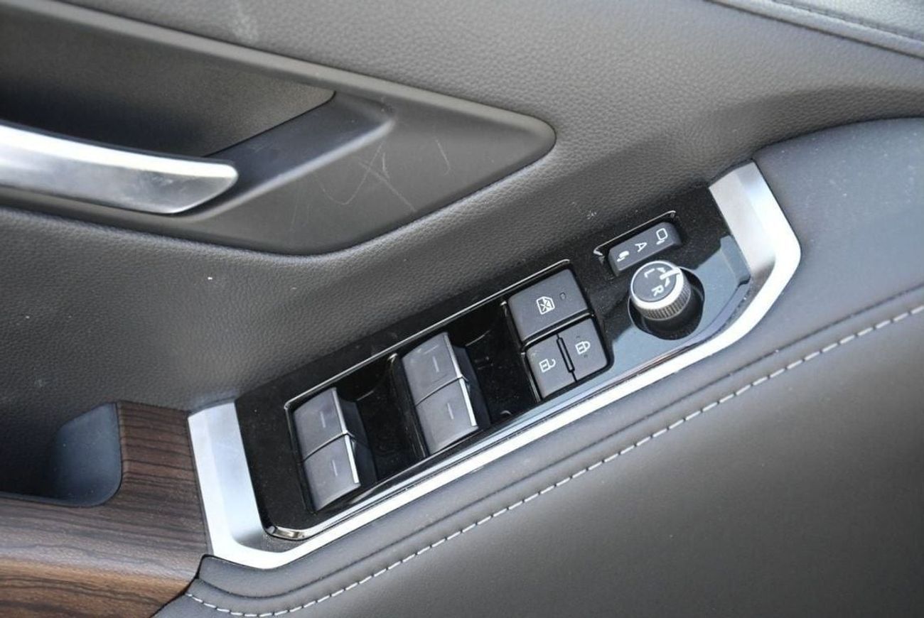 تويوتا لاند كروزر LC300 4.0 GXR WITH LEATHER AND POWER SEATS