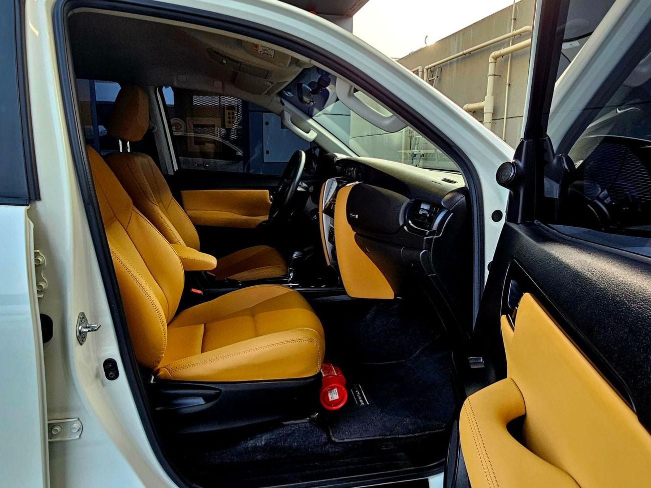 Toyota Fortuner EXR FORTUNER EXR / V4 2.7L / LEATHER SEATS / DVD CAMERA / LOW MILEAGE