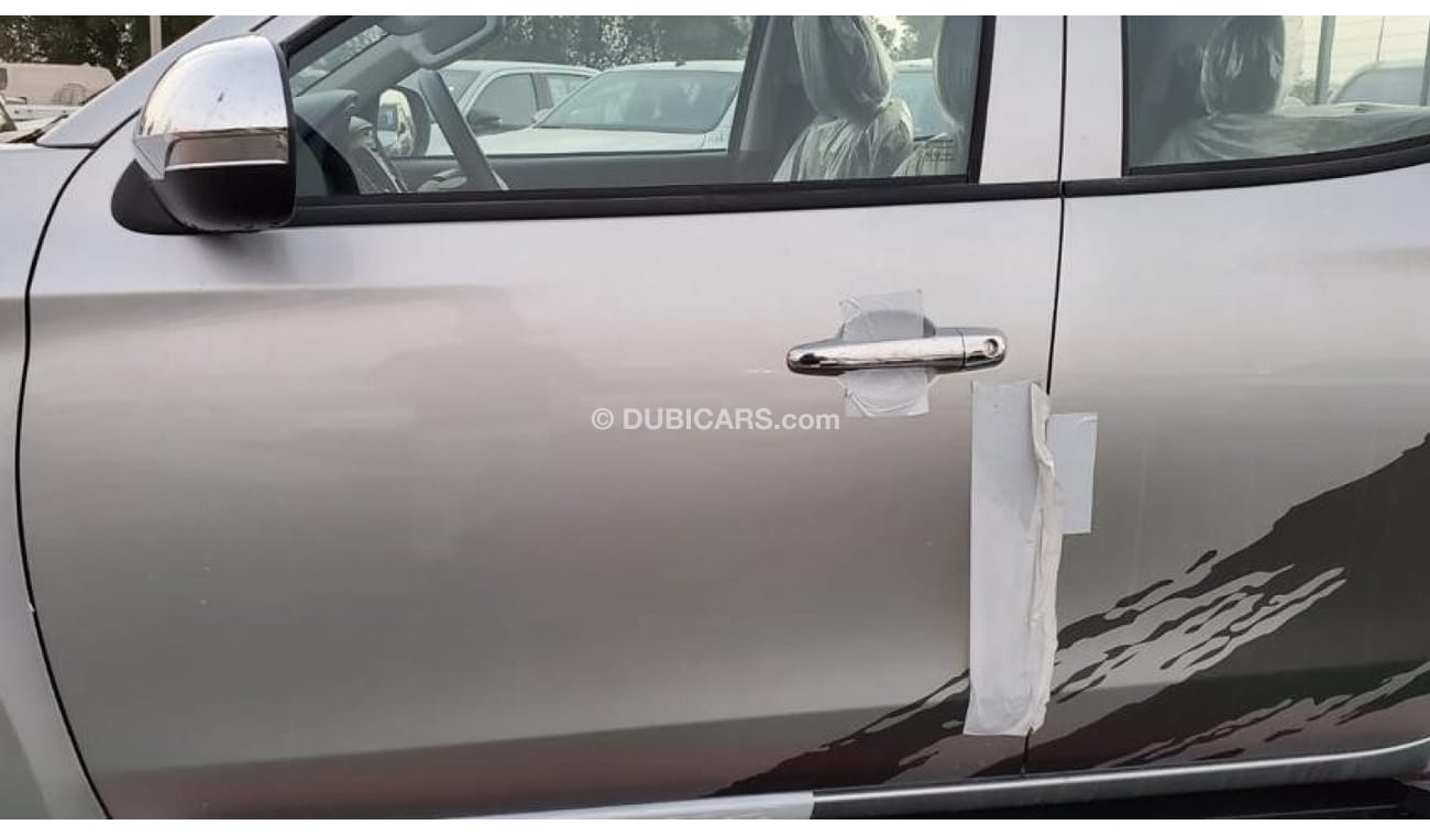 ميتسوبيشي L200 Mitsubishi L200 Pick Up D/Cab M/T 2.4L Diesel with Chrome Package