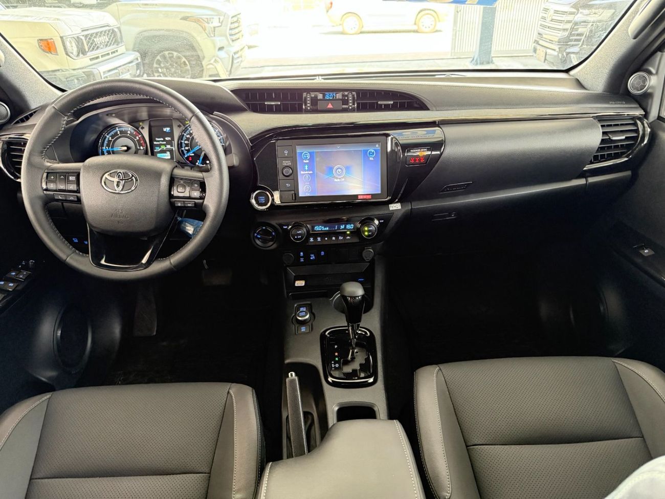 تويوتا هيلوكس HILUX ADVENTURE 2.8 DIESEL MHEV HYBRID **EXPORT ONLY**التصدير فقط خارج الخليج**