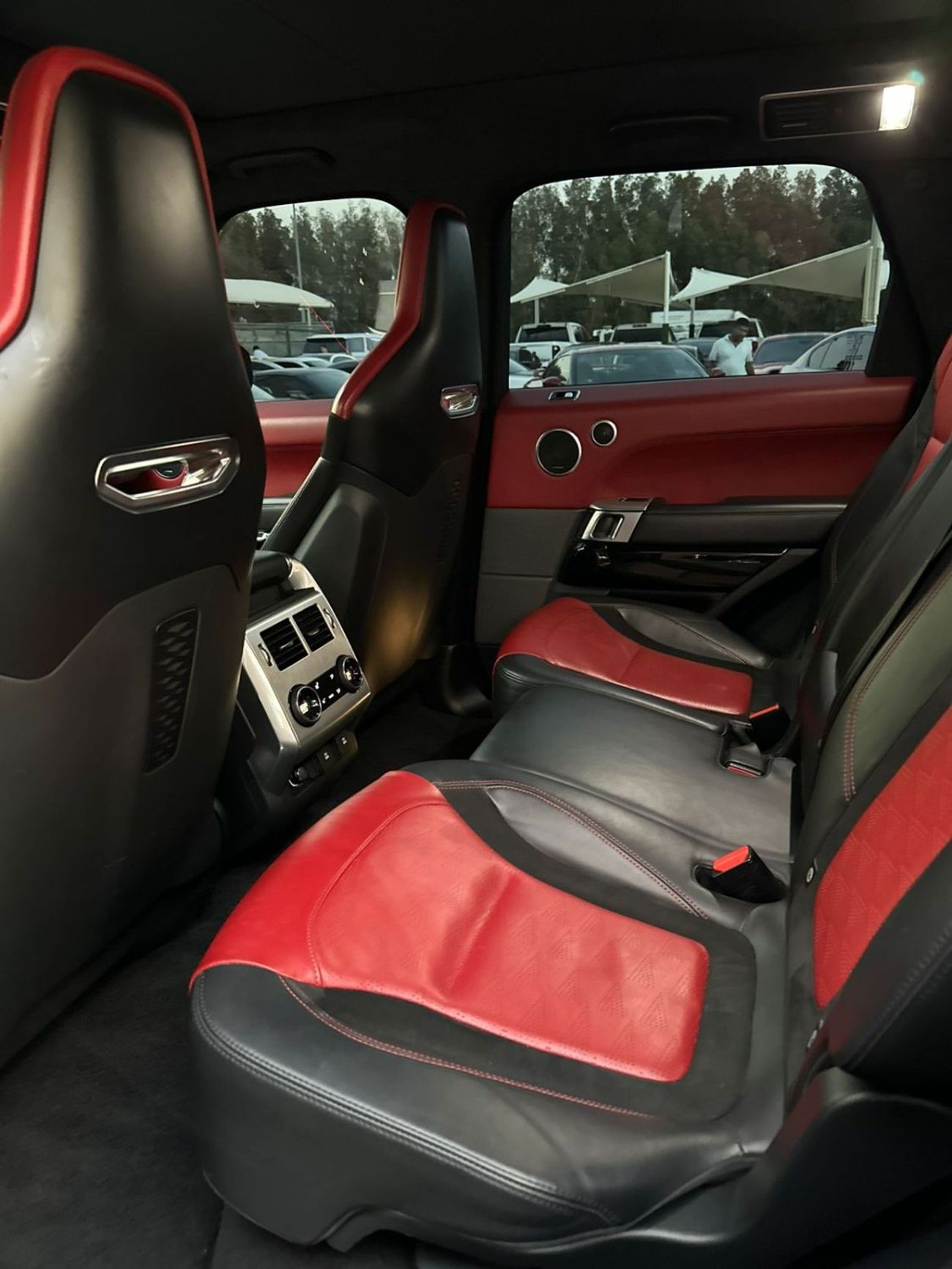 Land Rover Range Rover Sport RANGE ROVER SPORT SVR GCC 2018 FULL OPTION ORIGINAL PAINT PERFECT CONDITION