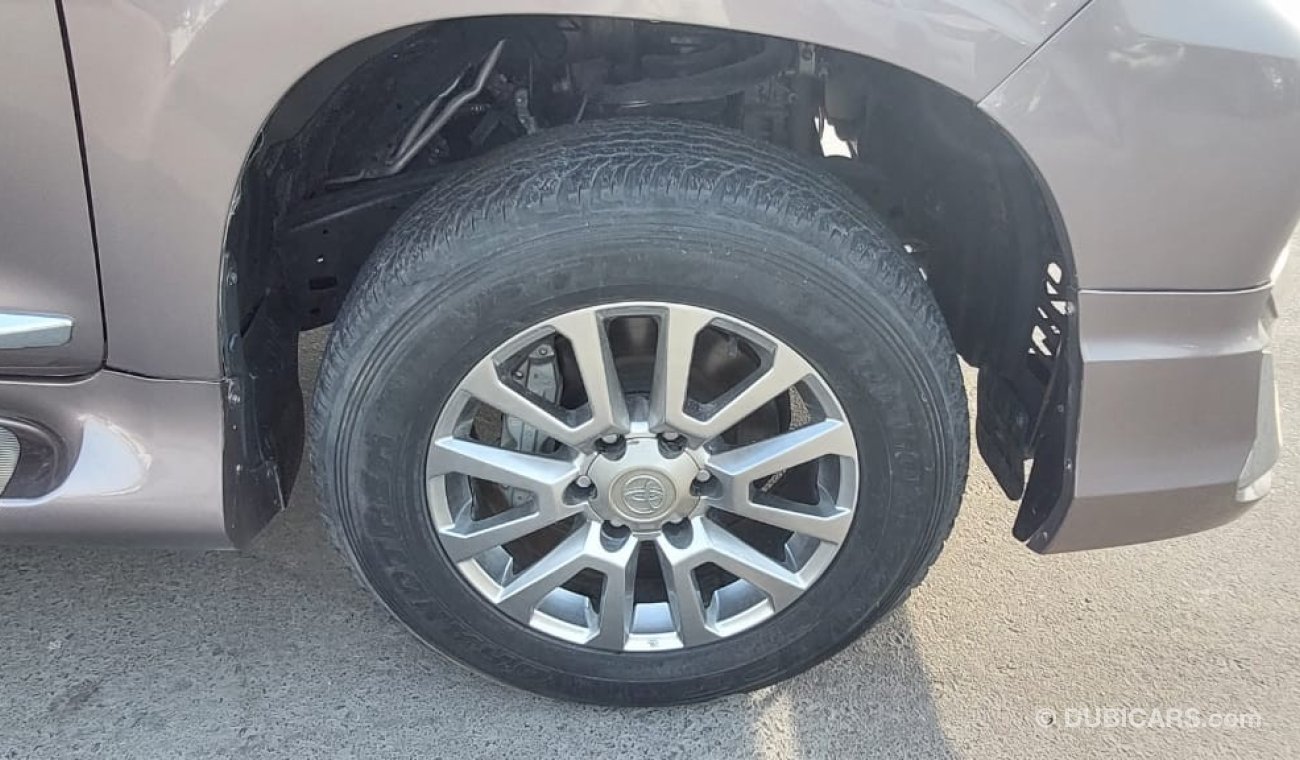 تويوتا برادو 2018 VXL 4x4 Diesel 2.8Cc Sunroof, Electric & Leather Seats, Premium Condition, 7 Seater