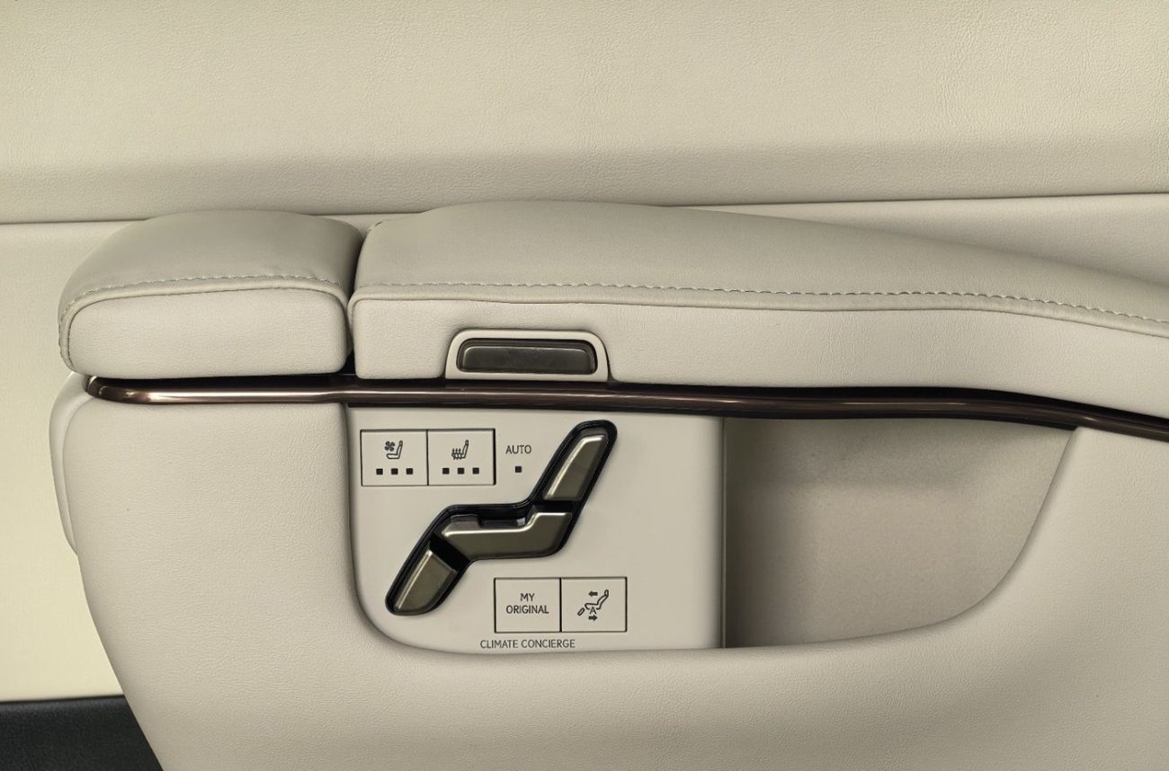 Lexus LM 350h 2025 LEXUS LM350h 2.5L HYBRID FULL OPTION