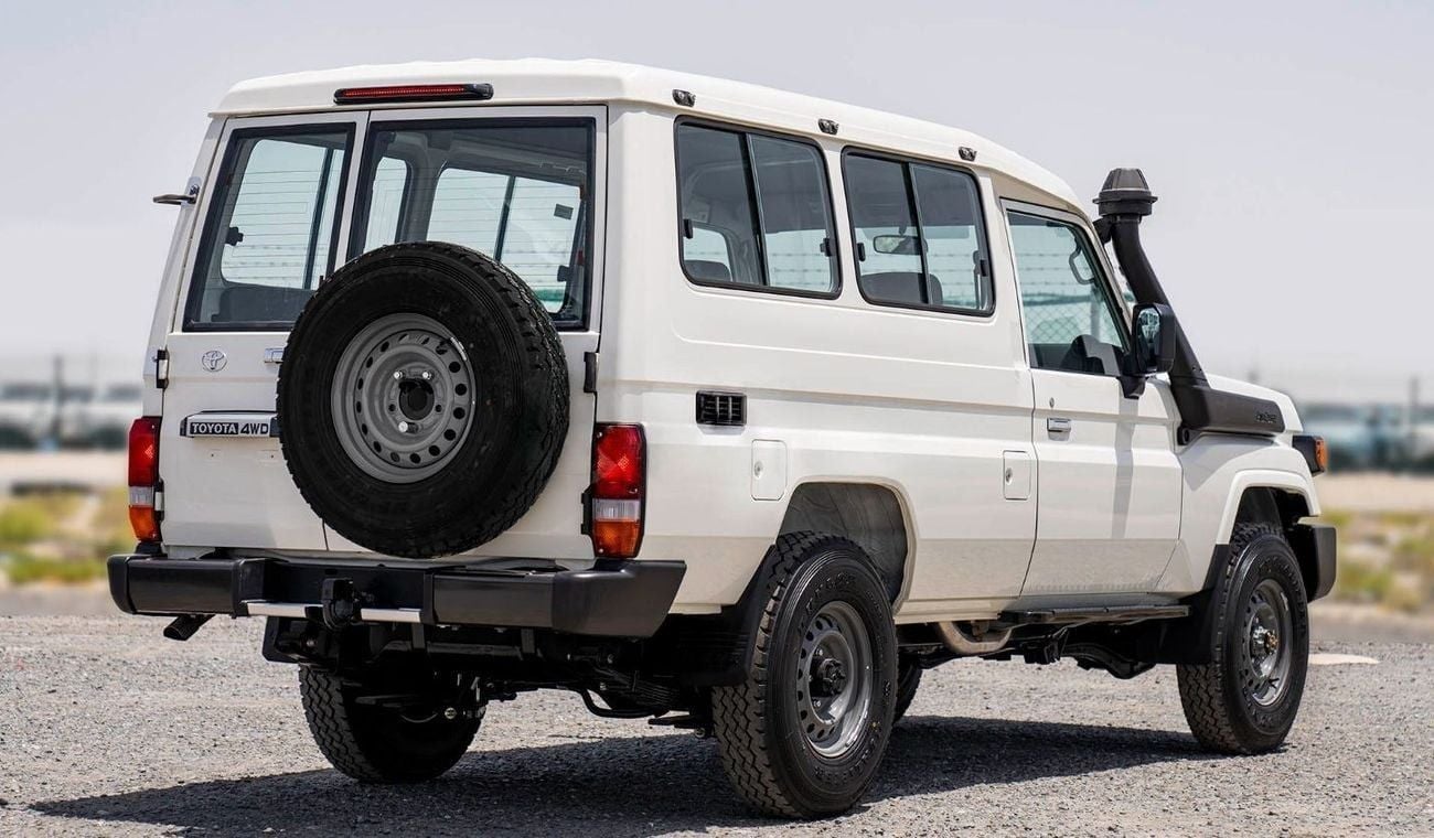 تويوتا لاند كروزر 70 LC 78 HARDTOP 2.8L AT