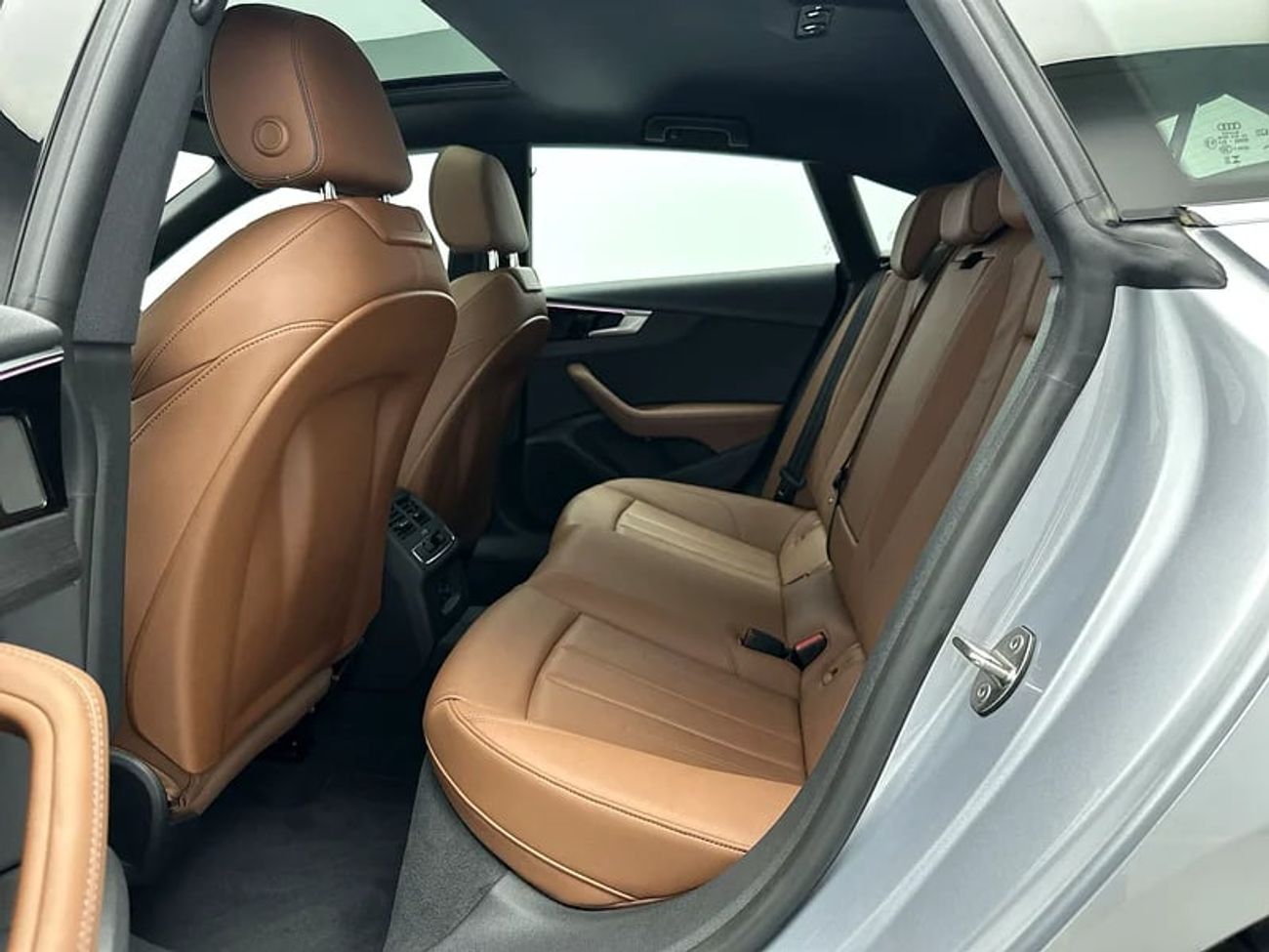 أودي A5 40 TFSI Sport 2.0L Sportback 40 TFSI 190hp (Ref# 055024)