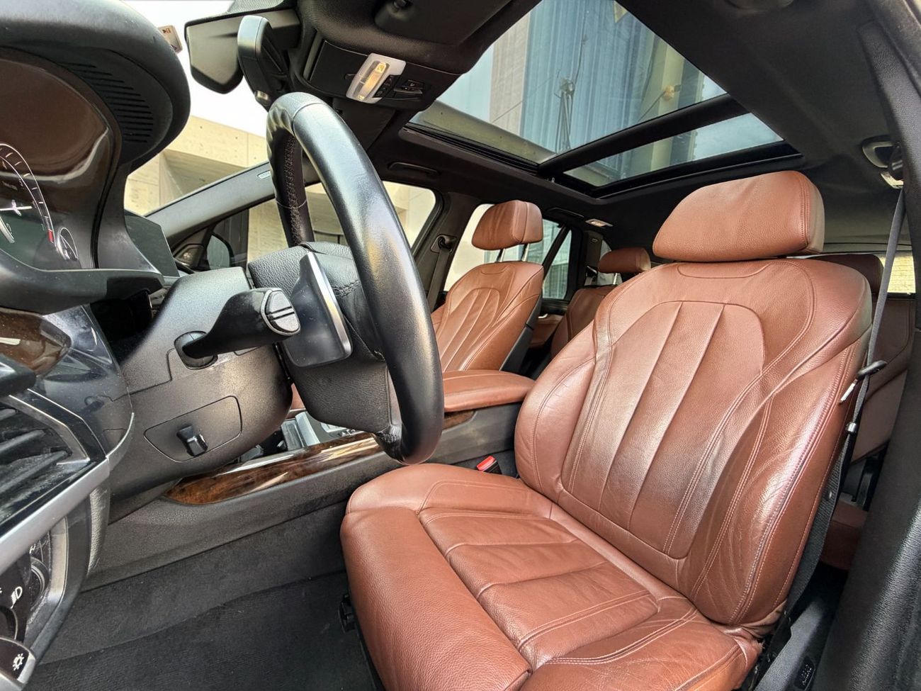 BMW X5 50i Exclusive 4.4L (7 Seater) BMW X5 XDRIVE 50i | 4.4L TWIN TURBO V8 – 450 BHP | 2014 | GCC SPECS