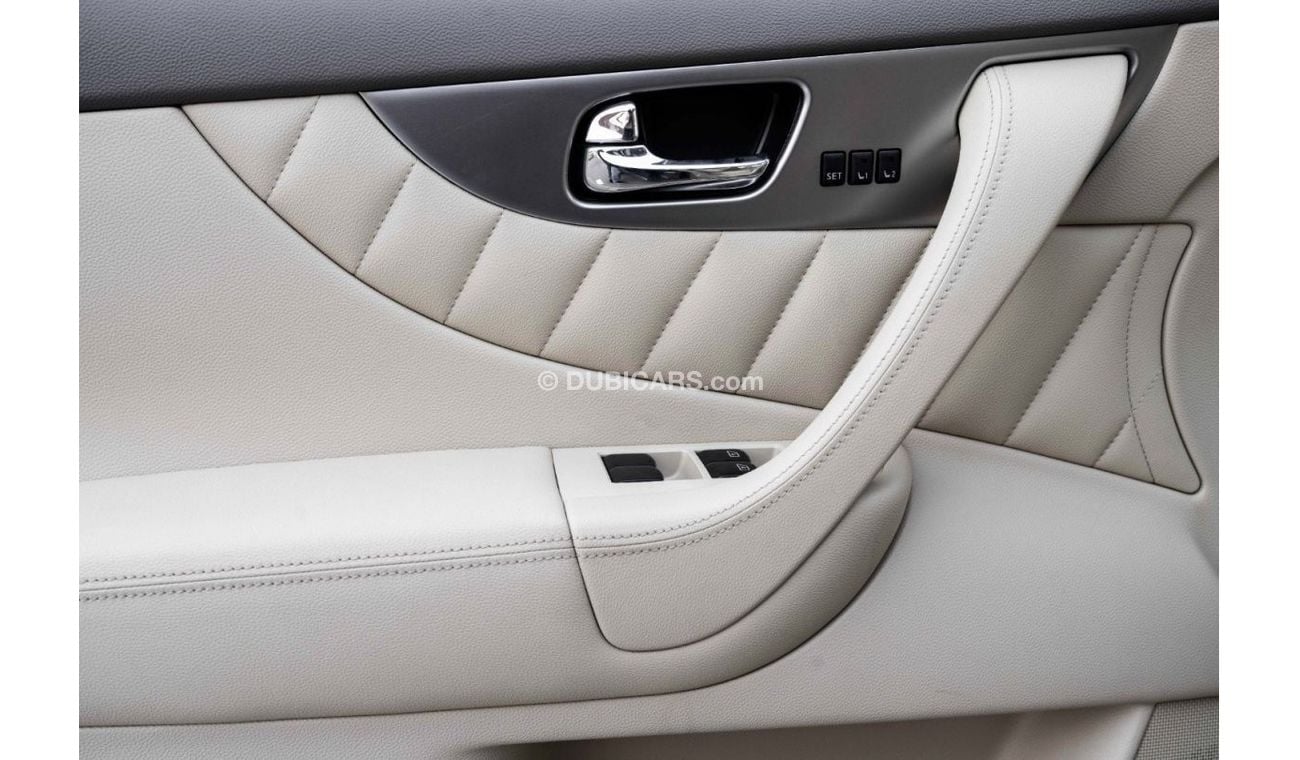 Infiniti QX70 | 2,115 P.M  | 0% Downpayment | Amazing Condition!