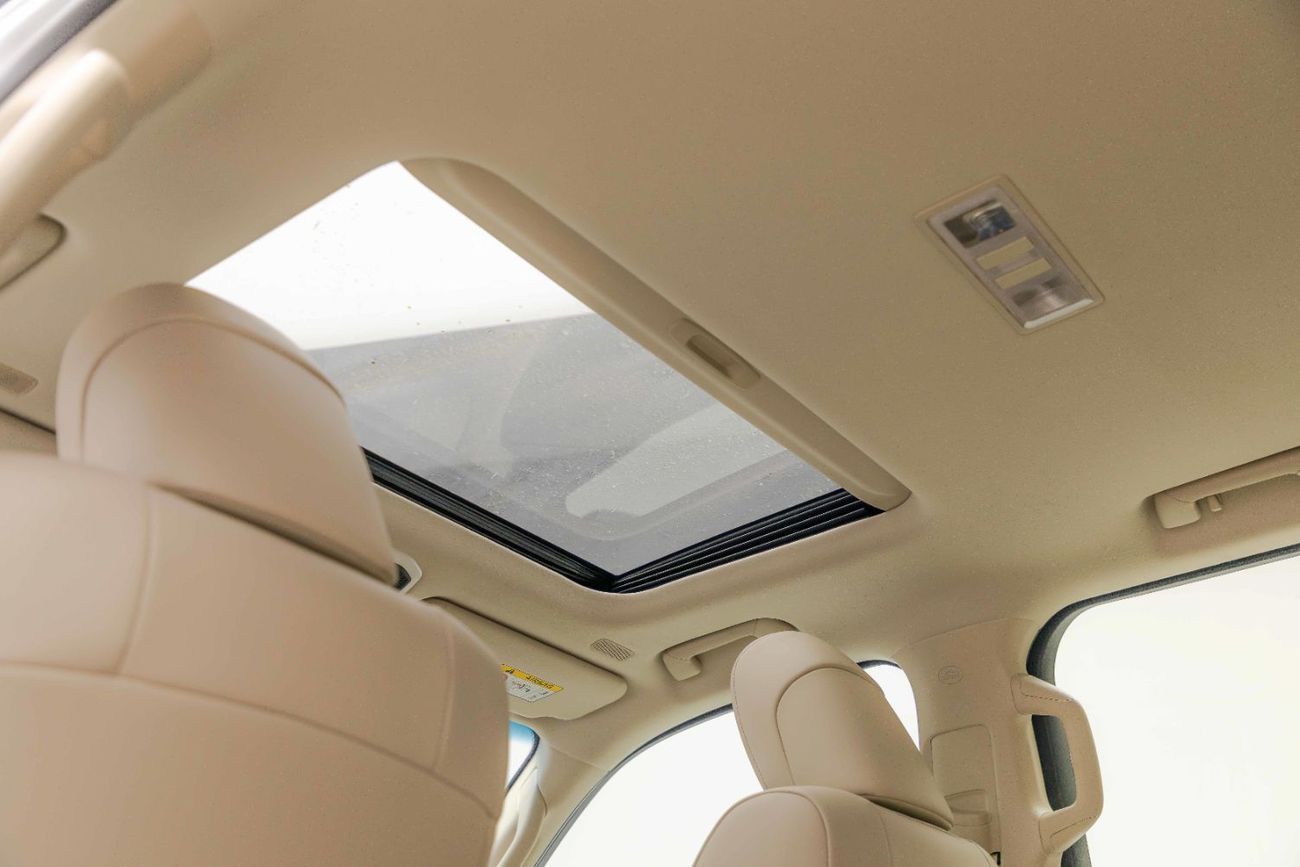 Toyota Land Cruiser GXR 4.0L - White Pearl Inside Beige | Export Only