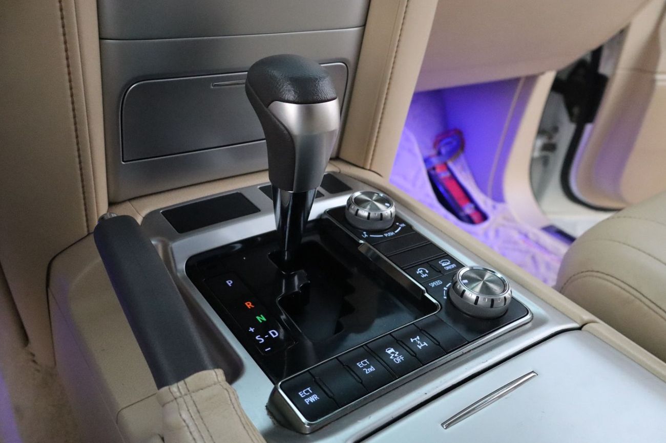 Toyota Land Cruiser GXR 4.0L (271 HP) 4WD