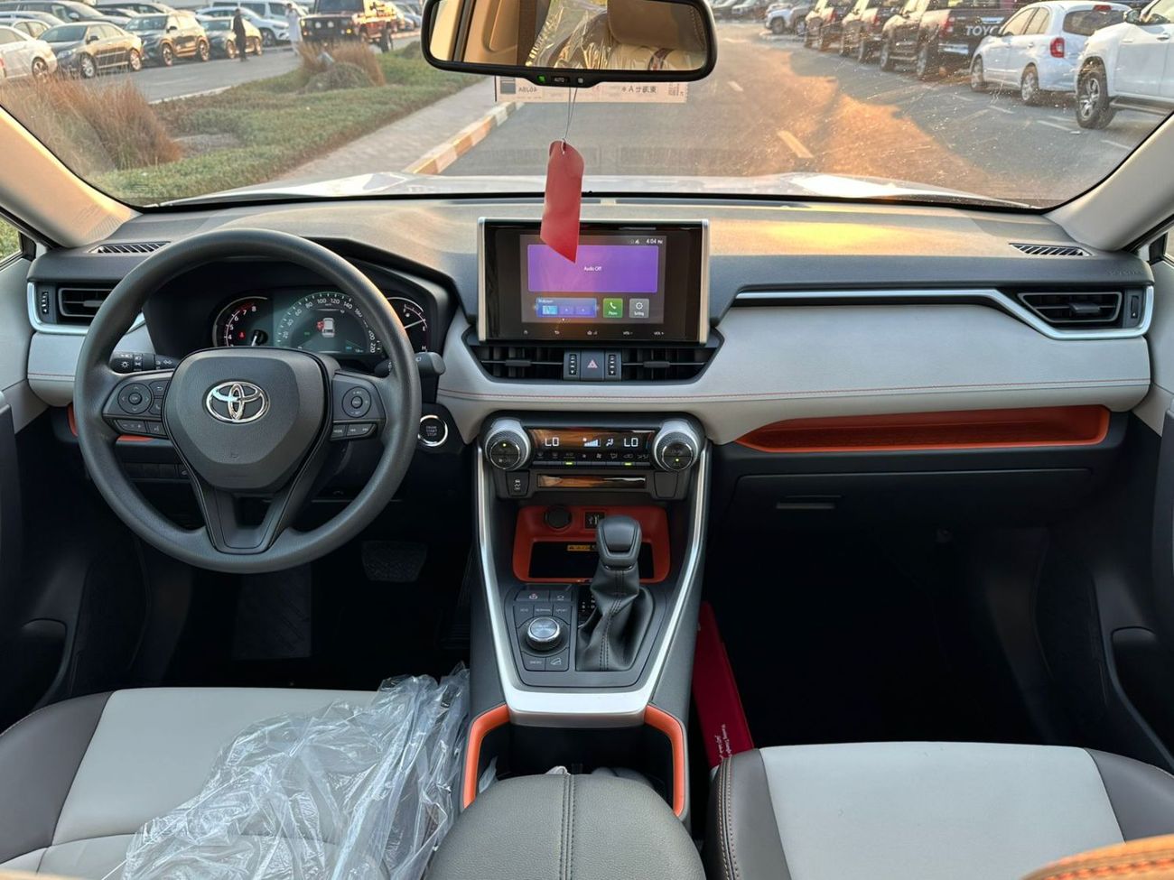 تويوتا راف ٤ 2.5L Adventure, Leather Seat, Panoramic Roof, wireless Charger, Electric Back Door, Model 2025