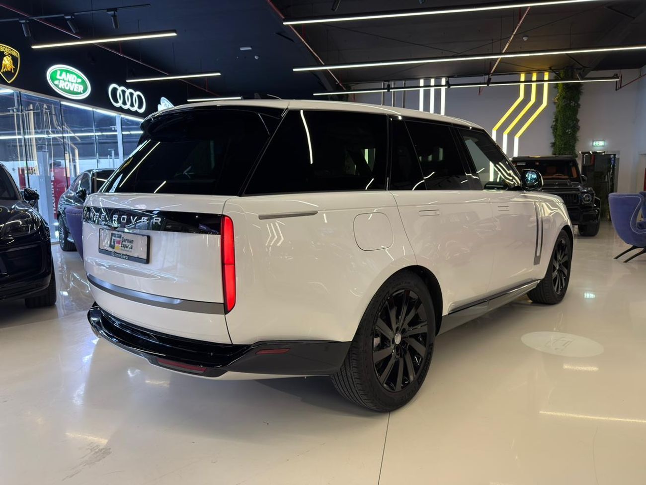 Land Rover Range Rover 2024 Range Rover P550e SE - PHEV Up to 100 Km ! - Brand New - Warranty available up on request