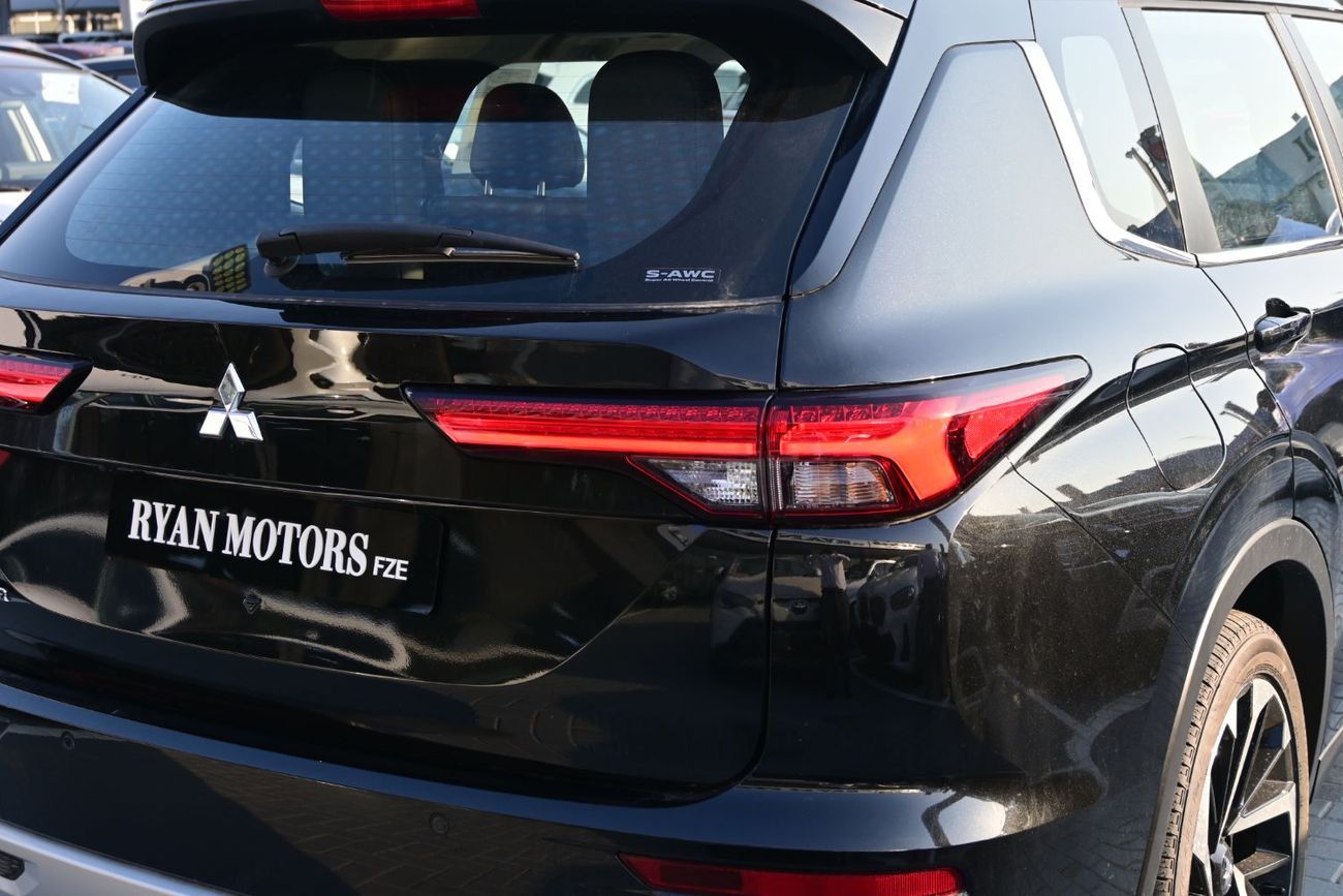 Mitsubishi Outlander Mitsubishi Outlander Hi-Line Plus 2.5L Petrol 4WD, Model 2025, Color Black