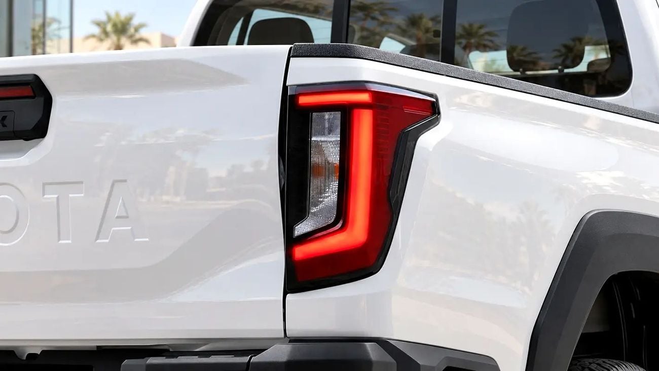 Toyota Hilux 2027 Toyota Hilux HIGH Premium | 4.0L V6 Petrol | A/T 4x4 | GCC Spec | Export