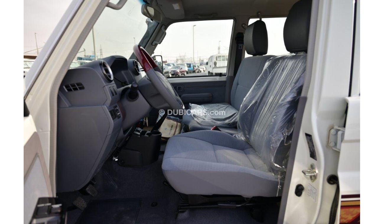 Toyota Land Cruiser 70 DLX  V8 4.5L Turbo Diesel 4wd Manual Transmission
