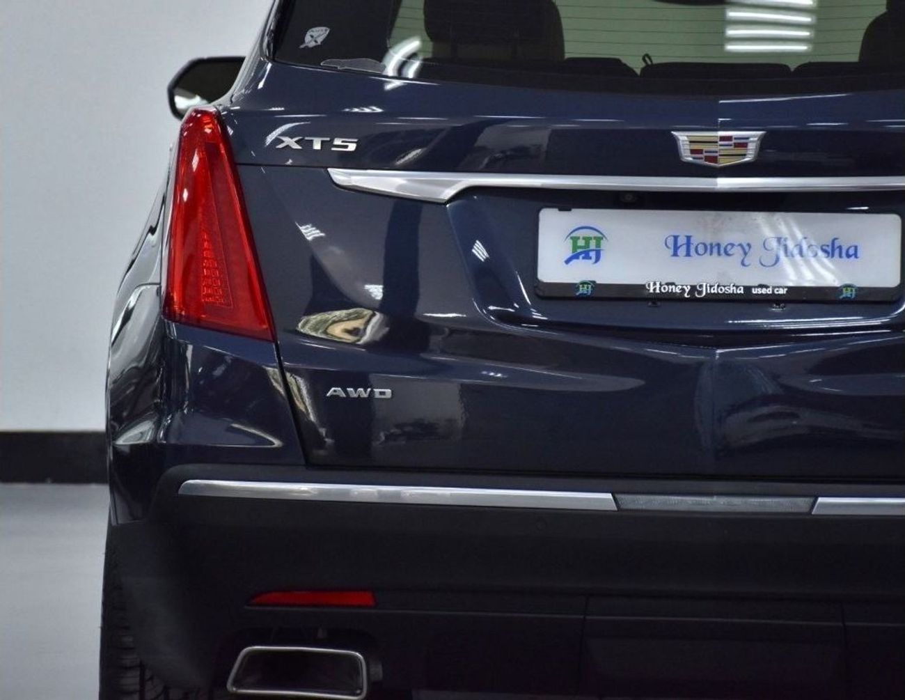 Cadillac XT5 EXCELLENT DEAL for our Cadillac XT5 AWD 3.6L ( 2018 Model ) in Blue Color GCC Specs