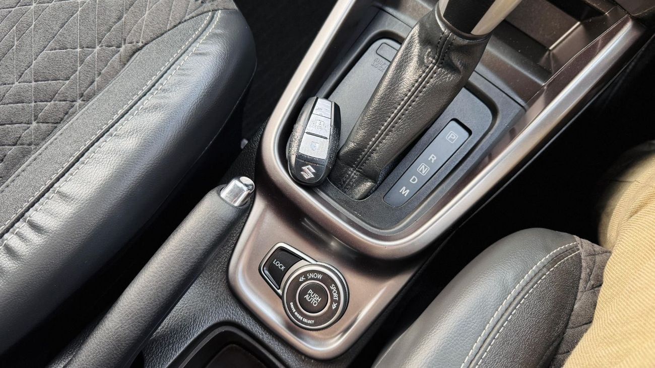 Suzuki Vitara PANORAMIC SUNROOF | CROSSOVER | 1.4L PETROL ENGINE | AT | RHD