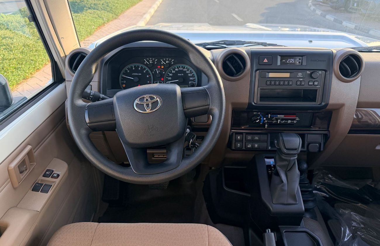 Toyota Land Cruiser LC78 Base V6 4WD Automatic GCC Specification