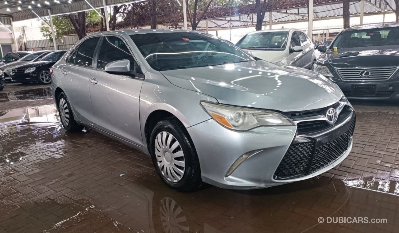 Toyota Camry SE وارد نظيف جدا