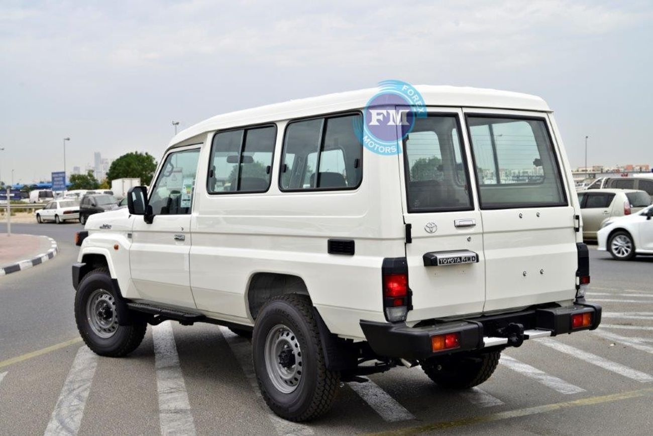 Toyota Land Cruiser 70 2.8L Diesel 9 Seater 4WD Manual Euro 4