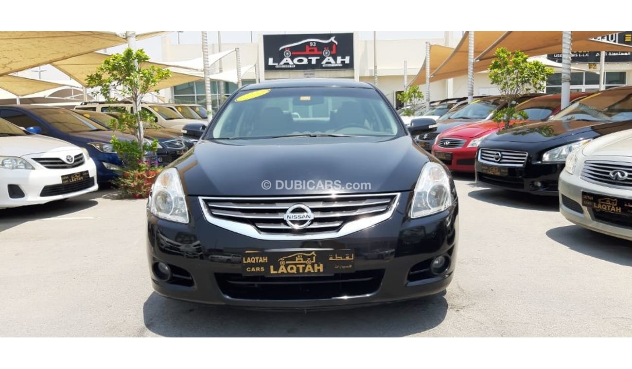 Used Nissan Altima 2012 for sale in Sharjah 236257