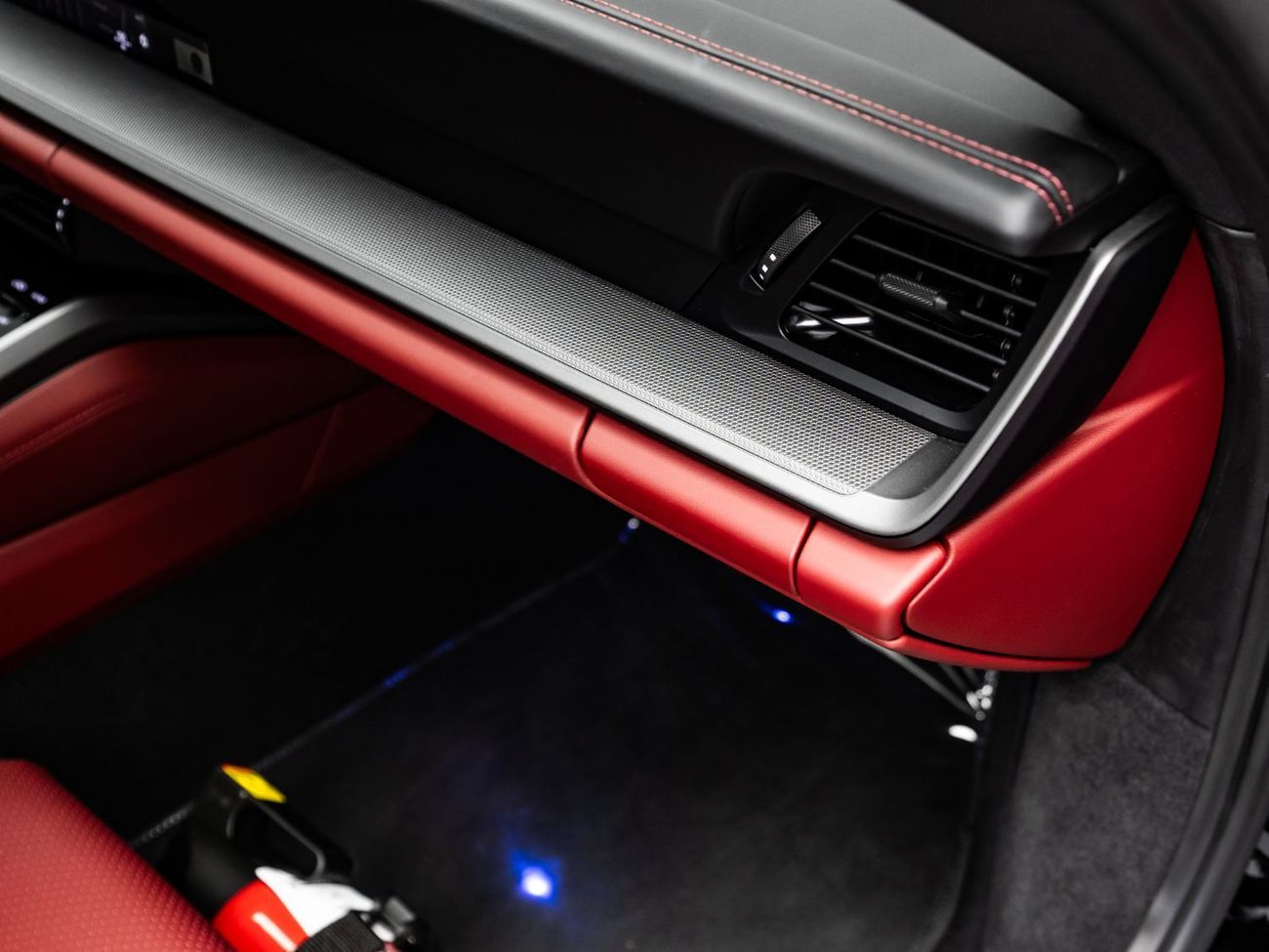 بورش 911 2025 Porsche 911 Carrera, 3.0 TC F6 RWD, 388bhp, 8-Speed PDK