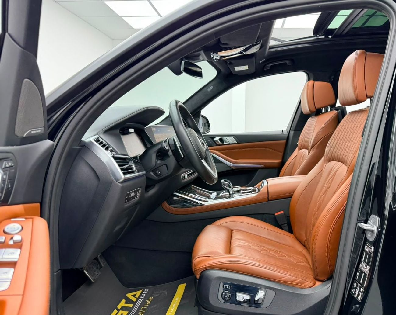 بي أم دبليو X7 2022 BMW X7 xDrive40i M-Sport, 2027 BMW Warranty + Service Pack, Low Km, 7 Seater, GCC