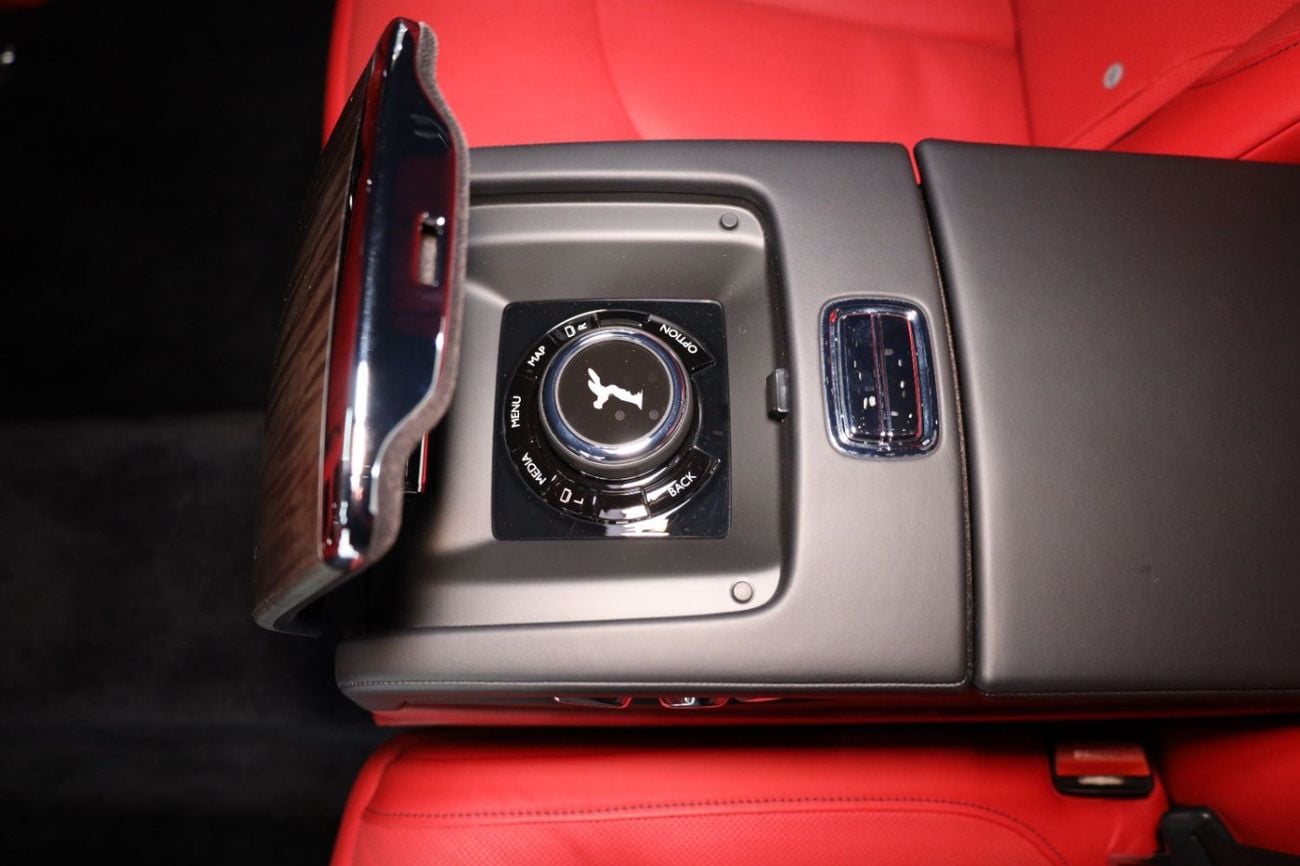 رولز رويس جوست EWB, Rear Entertainment, Starlight, Illuminated Grille, GCC Specs!!