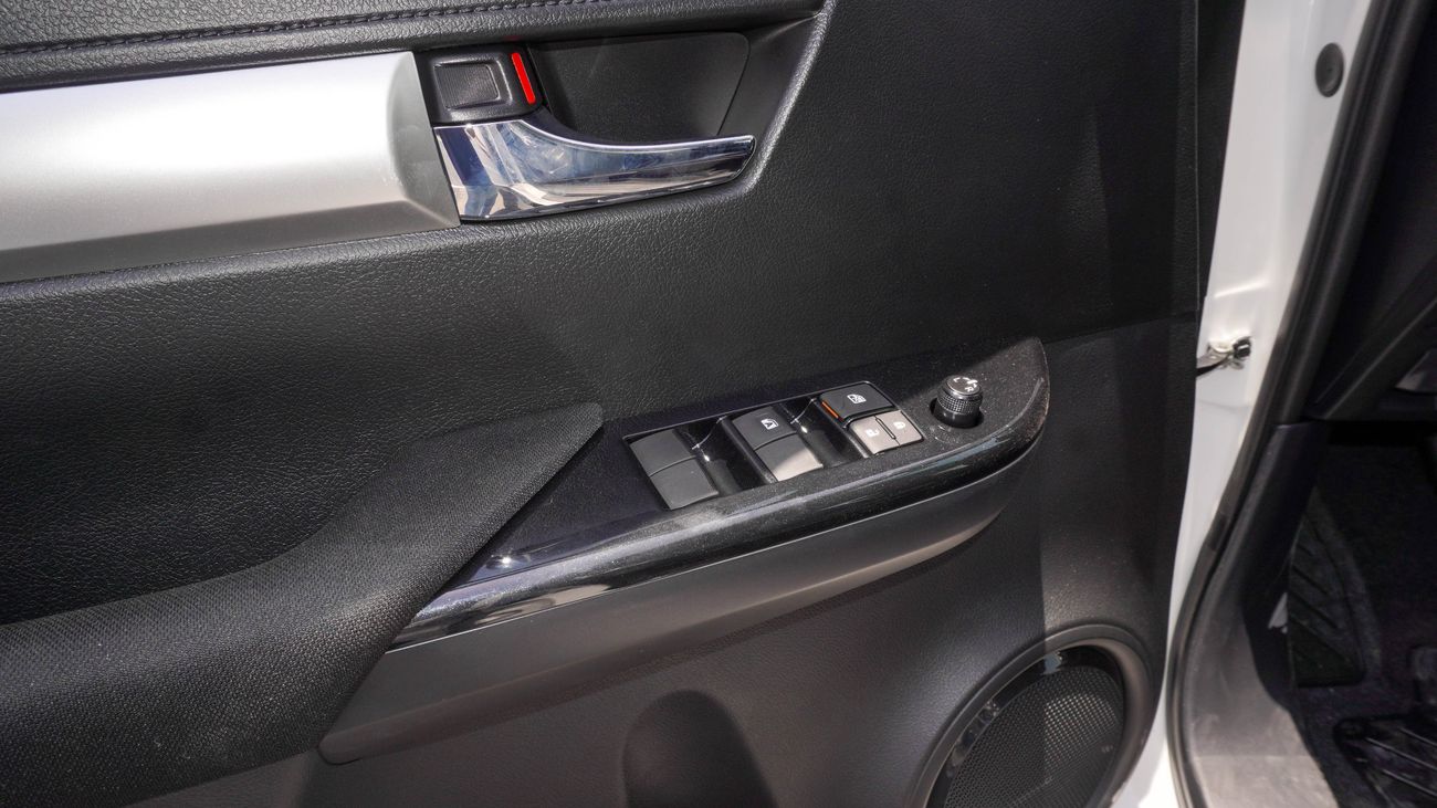 Toyota Hilux 2.4 L d SR5