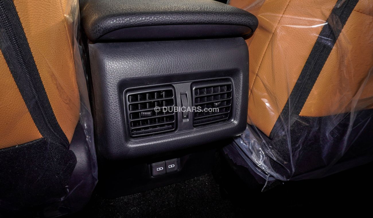 Toyota Camry LE 2.5 L Hybrid