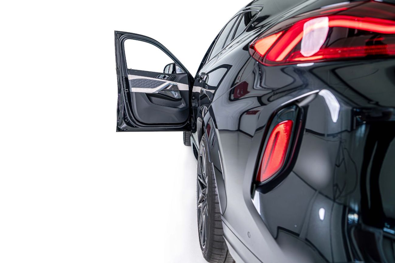 BMW X6M Competition 4.4L Full Option - 2025 - Brand New - Twin-turbo 4.4L V8