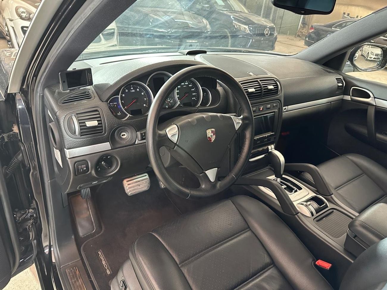 Porsche Cayenne PORSCHE CAYENNE S 2010 4.8L | VERY LOW MILEAGE | BLACK LEATHER INTERIOR | BACK CAMERA