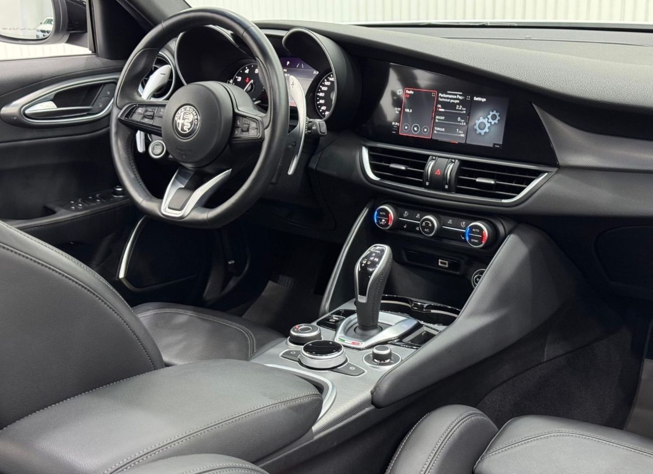 ألفا روميو جوليا Q2 Veloce 2023 Alfa Romeo Giulia Q2 Veloce, Nov 2027 Alfa Romeo Warranty + Service Pack, Low Kms, GC