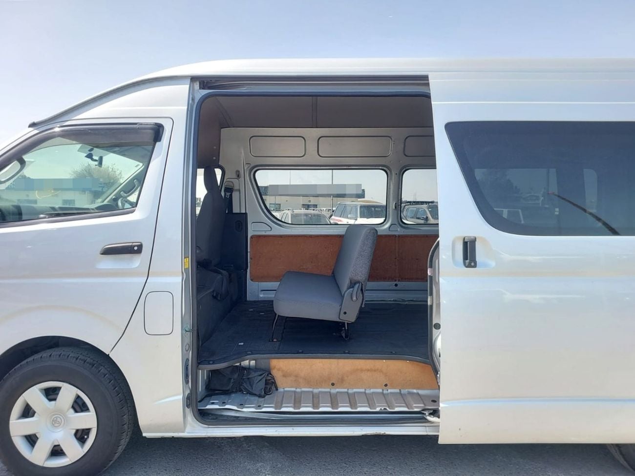 Toyota Hiace TOYOTA HIACE VAN RHD 2013 MODEL 3.0 L DIESEL AUTOMATIC(PM11956)