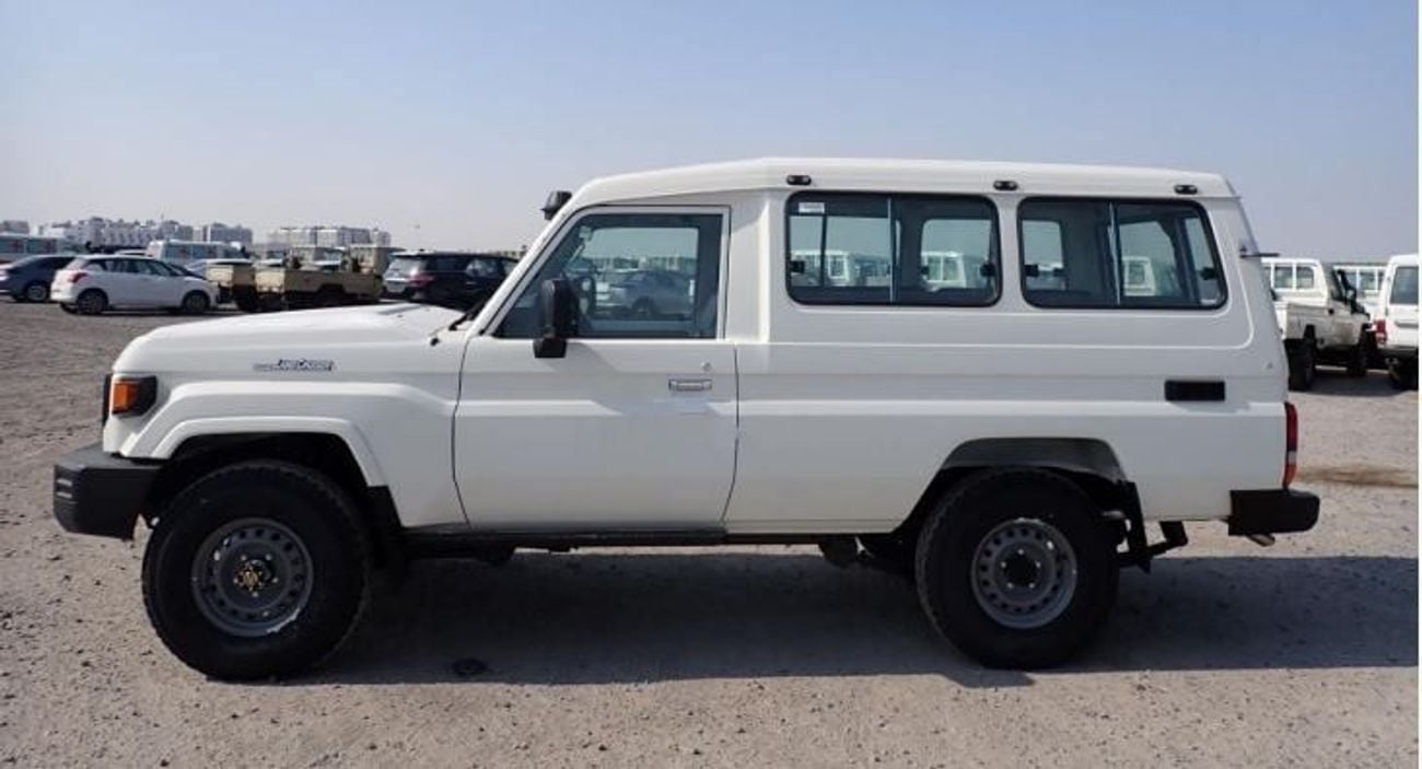 Toyota Land Cruiser 70 LC 78 HARDTOP 2.8L AT 78 Series HZJ 78 13 Seater- Export to Africa